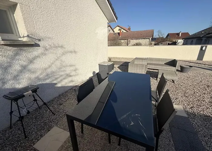 Holiday home Maison Avec Piscine *